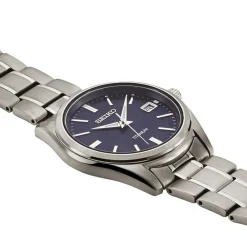 SEIKO Montre Classique Titane Noir cadran gris fond noir bracelet titane gris
