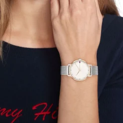 TOMMY HILFIGER Montre Pippa Rose cadran rose fond rose bracelet acier argenté