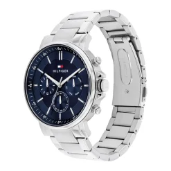 TOMMY HILFIGER Montre Tyson Bleu cadran blanc fond bleu bracelet acier argenté Hot