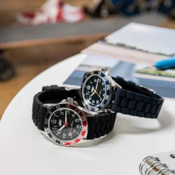 UPP Montre Axel Bleu cadran argenté fond bleu bracelet silicone bleu Outlet