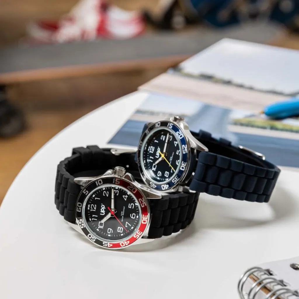 UPP Montre Axel Bleu cadran argenté fond bleu bracelet silicone bleu Outlet