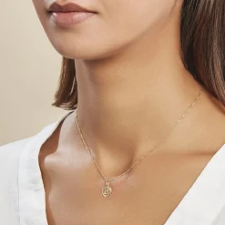 Histoire d'Or Pendentif Eudocie Coeur Lettre Or Jaune Sale