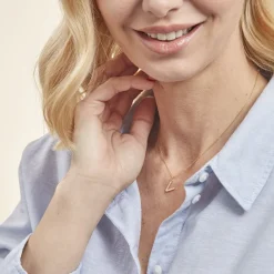 Histoire d'Or Pendentif Lettre V Or Jaune Oxyde Hot